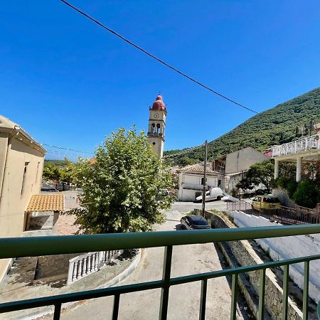 Ilianas Place Ágios Matthaíos Eksteriør billede
